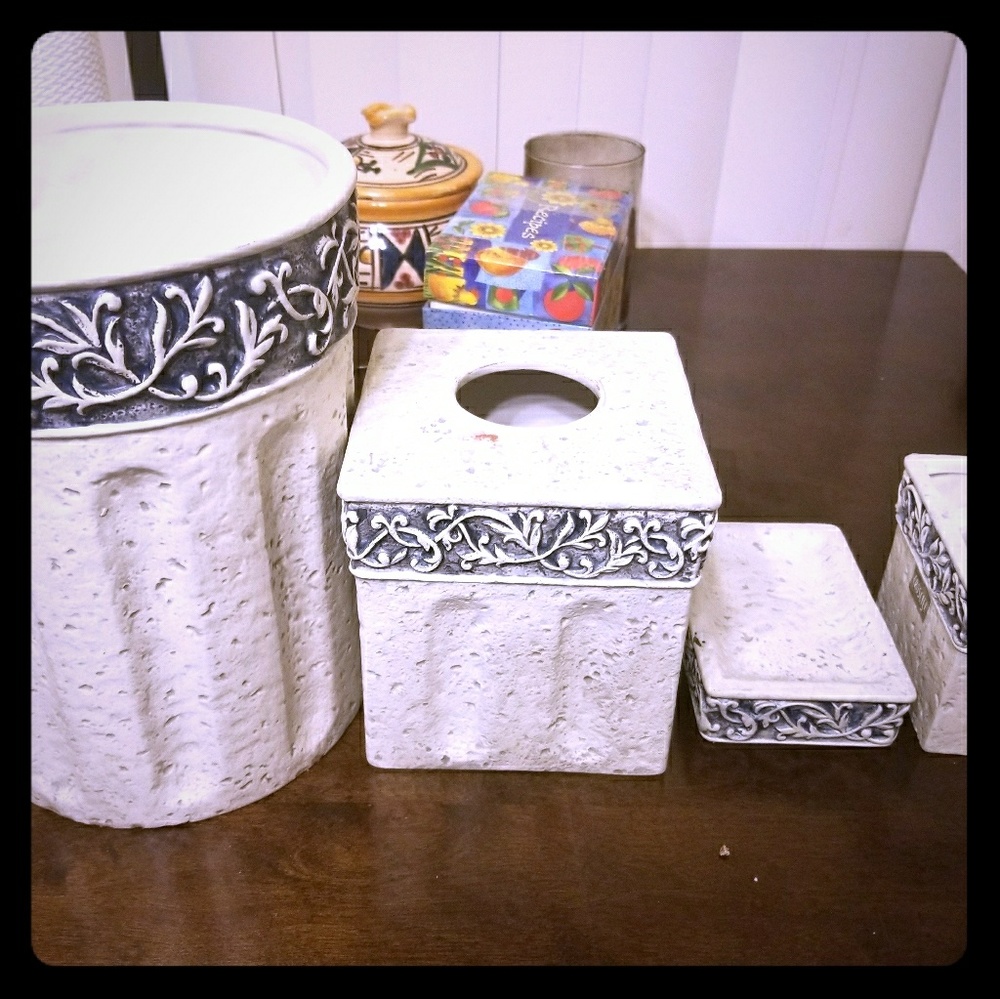Bathroom accessory